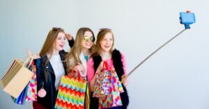 200 Holiday Shopping Selfie Captions for Every Festive Mood
